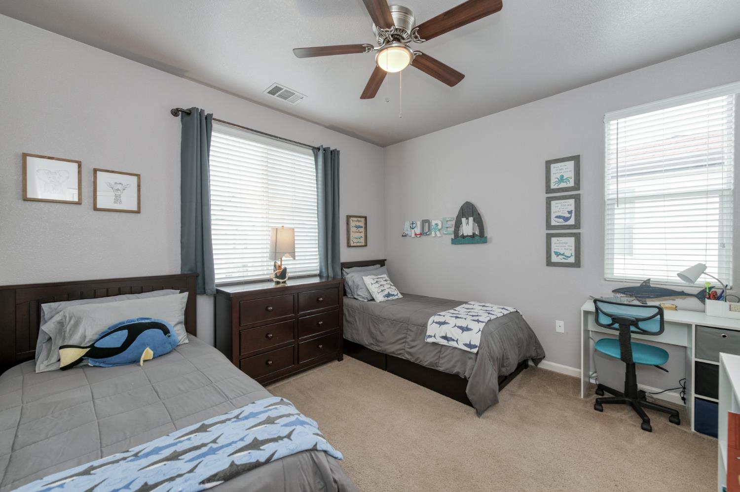 367 N Raphael Ln, Clovis, CA 93611