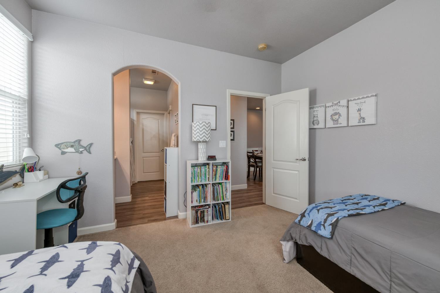 367 N Raphael Ln, Clovis, CA 93611