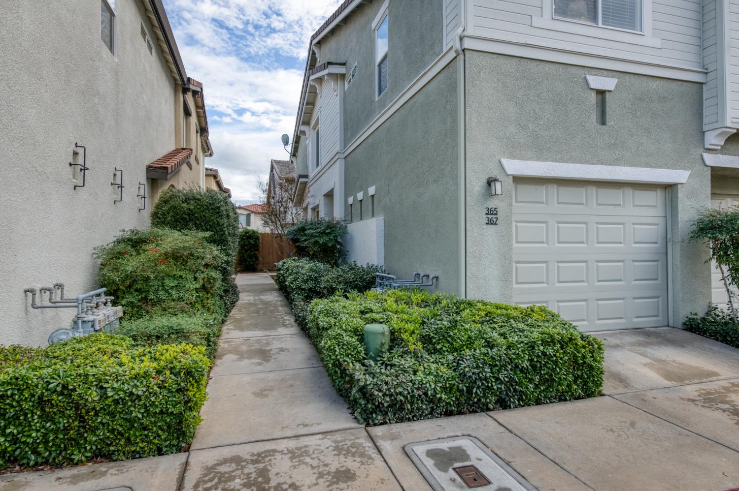 367 N Raphael Ln, Clovis, CA 93611