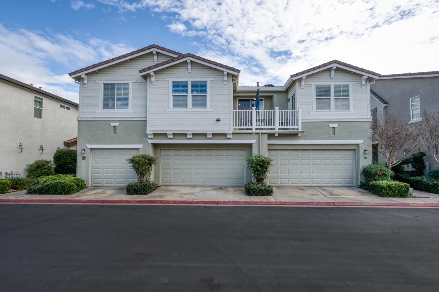 367 N Raphael Ln, Clovis, CA 93611