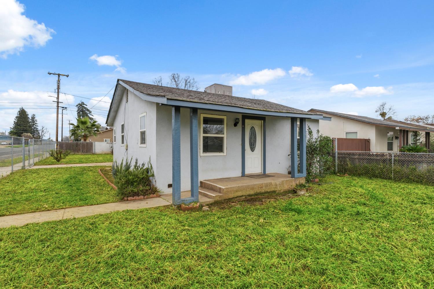 103 W Alluvial Ave, Pinedale, CA 93650