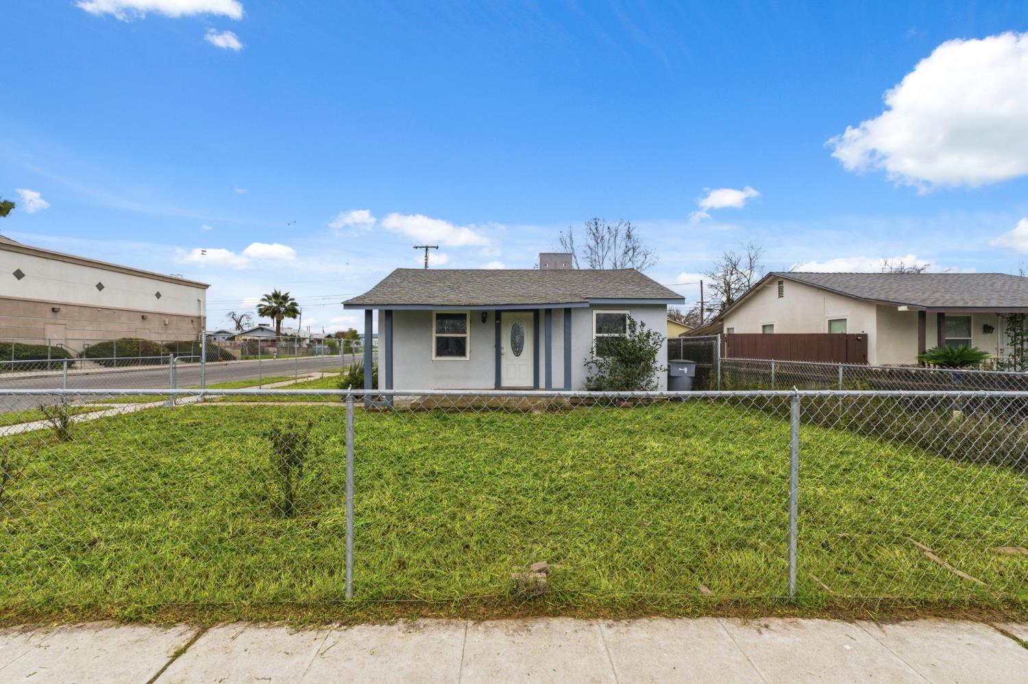 103 W Alluvial Ave, Pinedale, CA 93650