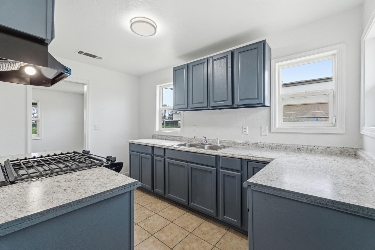 103 W Alluvial Ave, Pinedale, CA 93650