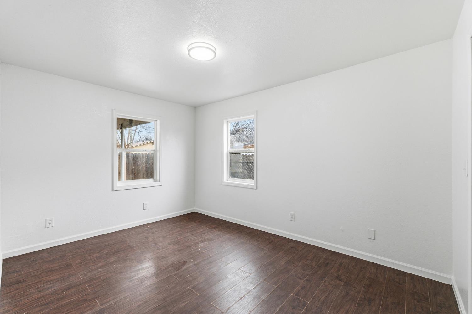 103 W Alluvial Ave, Pinedale, CA 93650