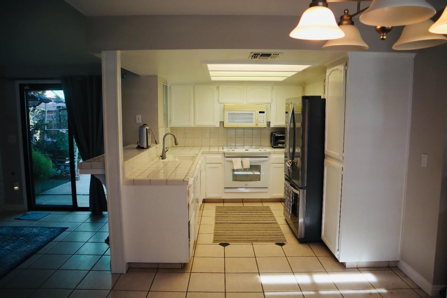 6296 N Lodi Ave, Fresno, CA 93722