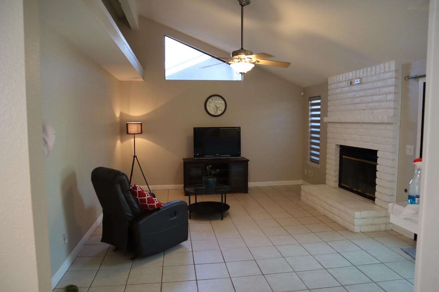 6296 N Lodi Ave, Fresno, CA 93722