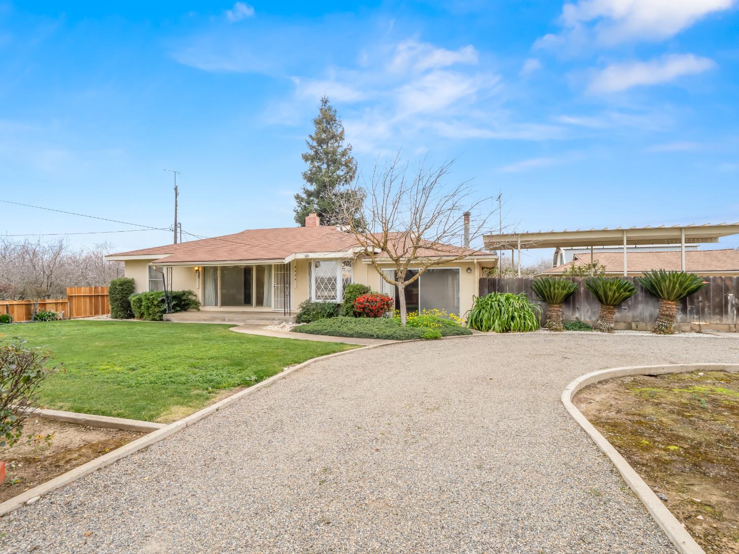 4494 Cook St, Le Grand, CA 95333