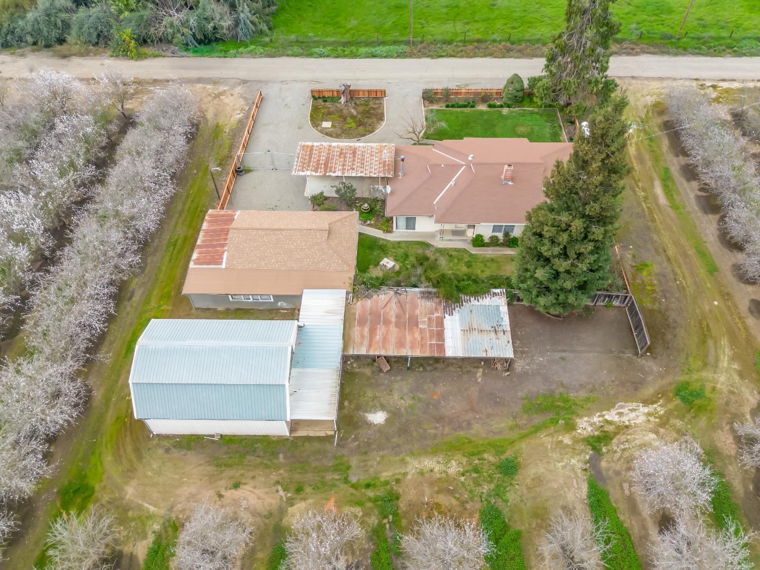 4494 Cook St, Le Grand, CA 95333