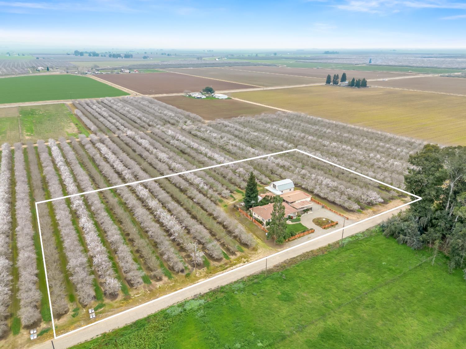 4494 Cook St, Le Grand, CA 95333