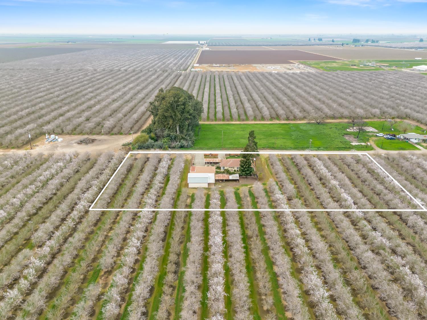 4494 Cook St, Le Grand, CA 95333