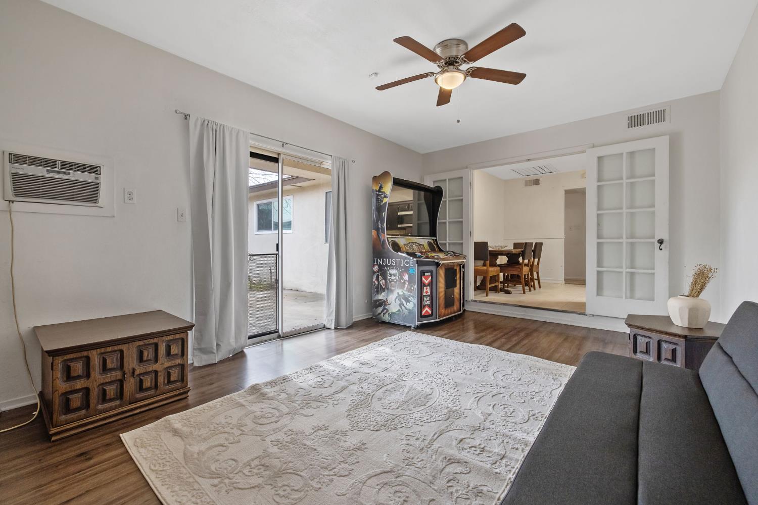 692 W Gettysburg Ave, Clovis, CA 93612