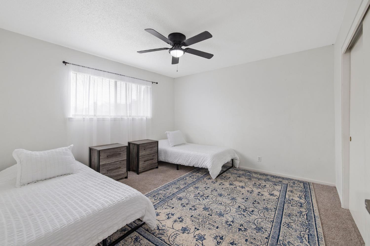 692 W Gettysburg Ave, Clovis, CA 93612