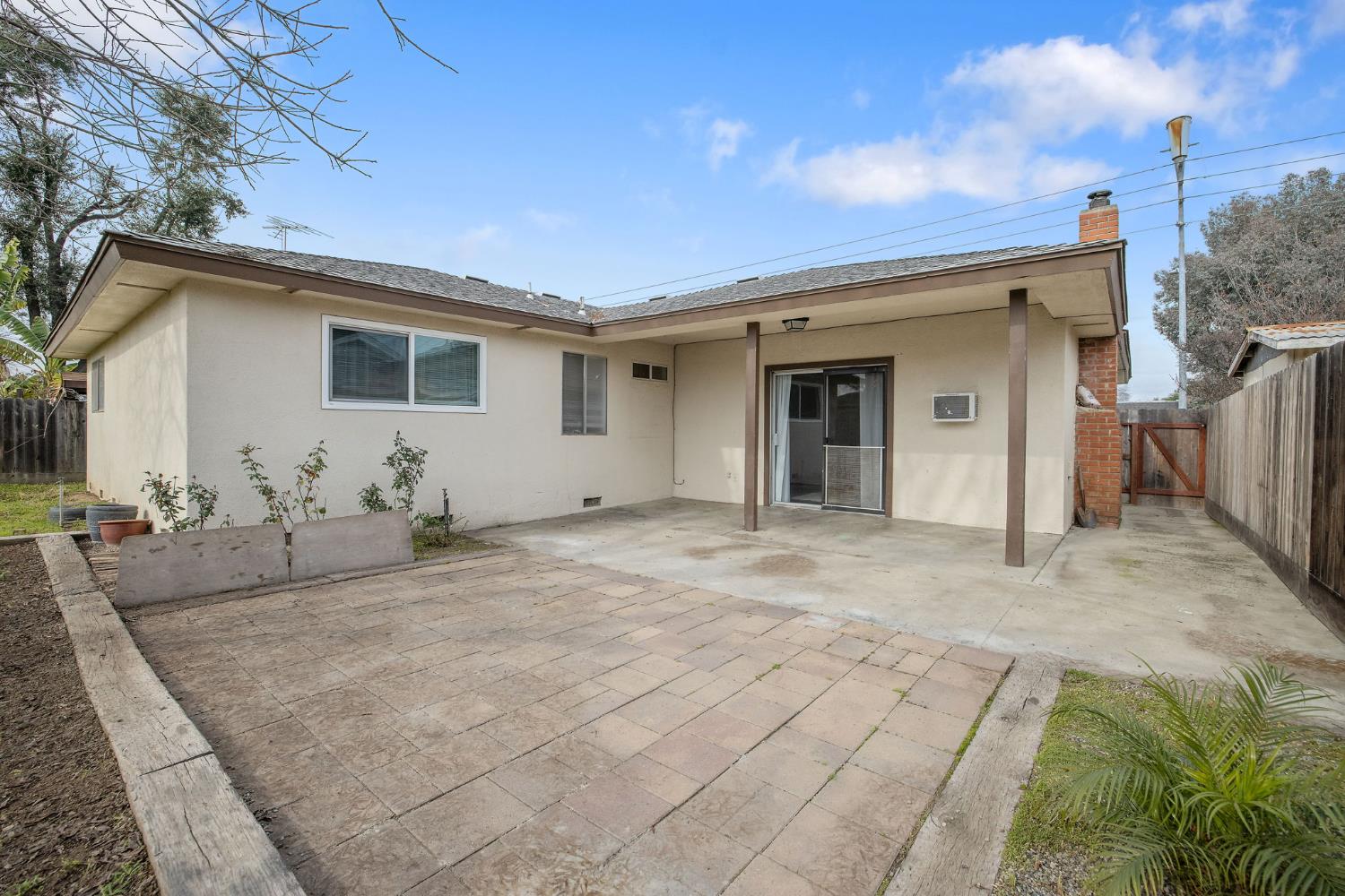 692 W Gettysburg Ave, Clovis, CA 93612