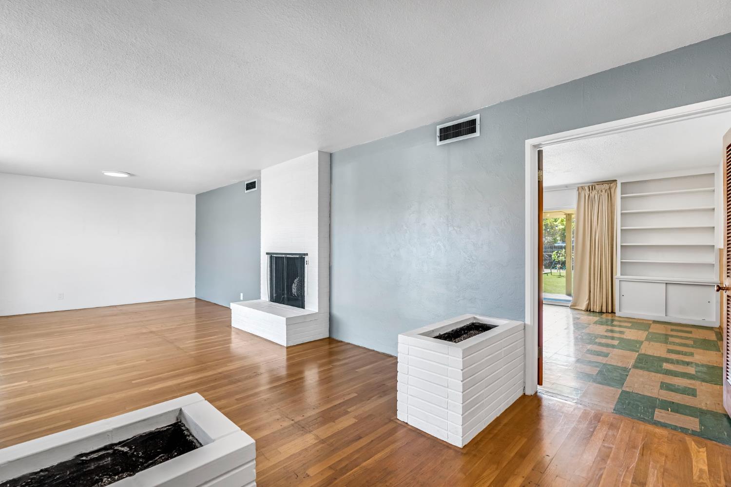 217 W Cortland Ave, Fresno, CA 93705