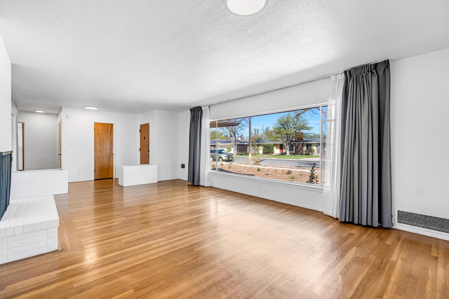 217 W Cortland Ave, Fresno, CA 93705