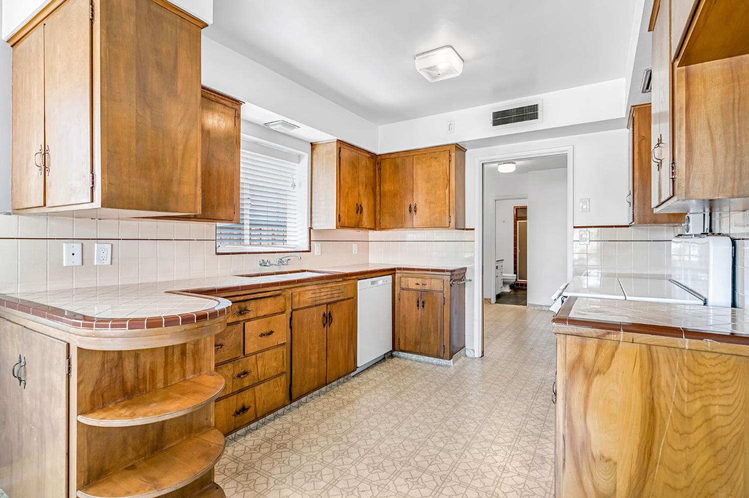 217 W Cortland Ave, Fresno, CA 93705