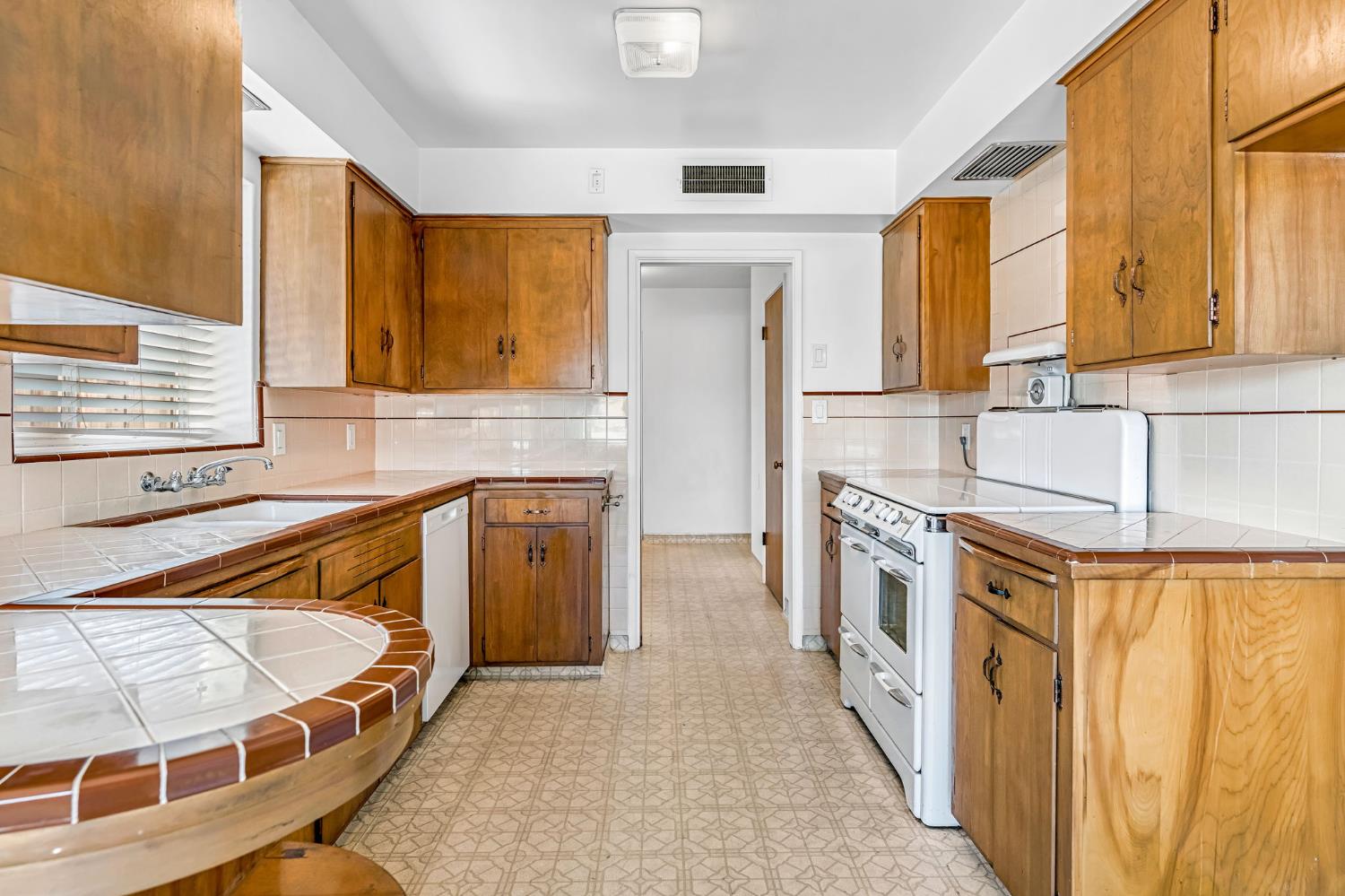 217 W Cortland Ave, Fresno, CA 93705