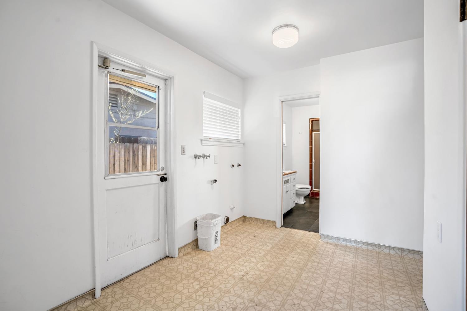 217 W Cortland Ave, Fresno, CA 93705