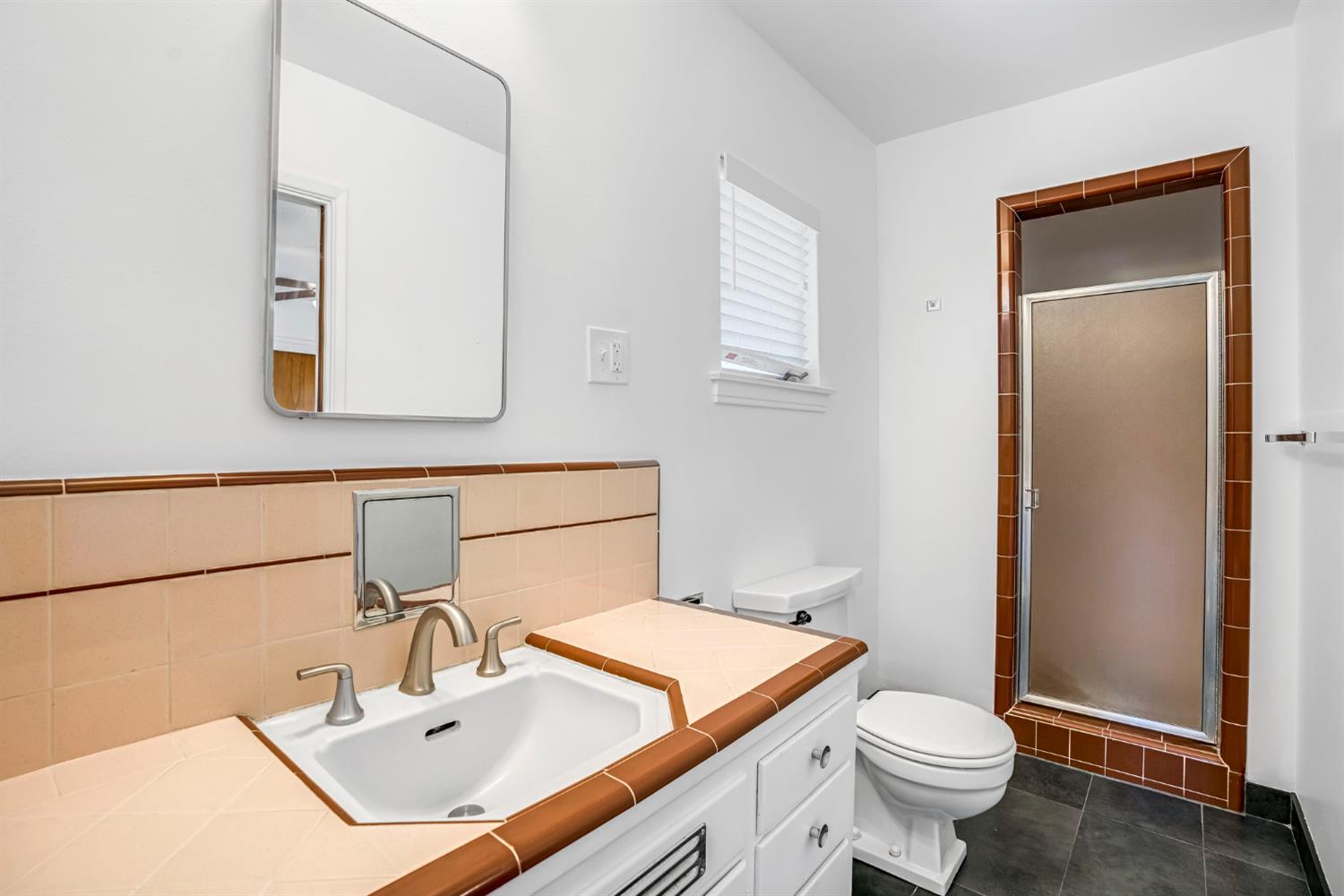 217 W Cortland Ave, Fresno, CA 93705