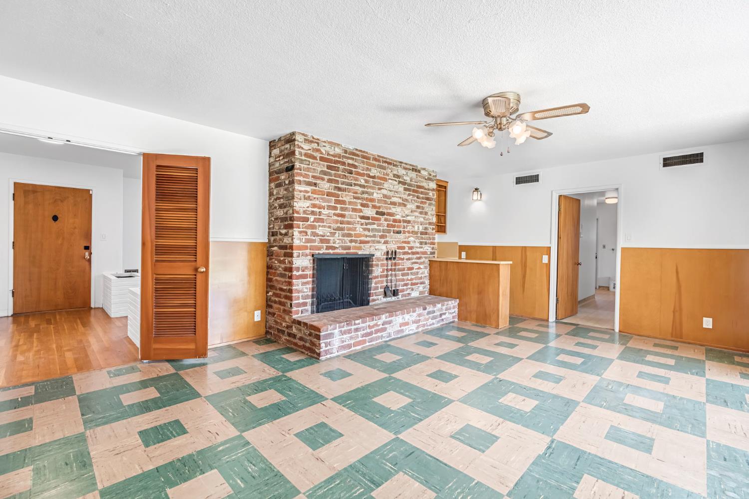 217 W Cortland Ave, Fresno, CA 93705