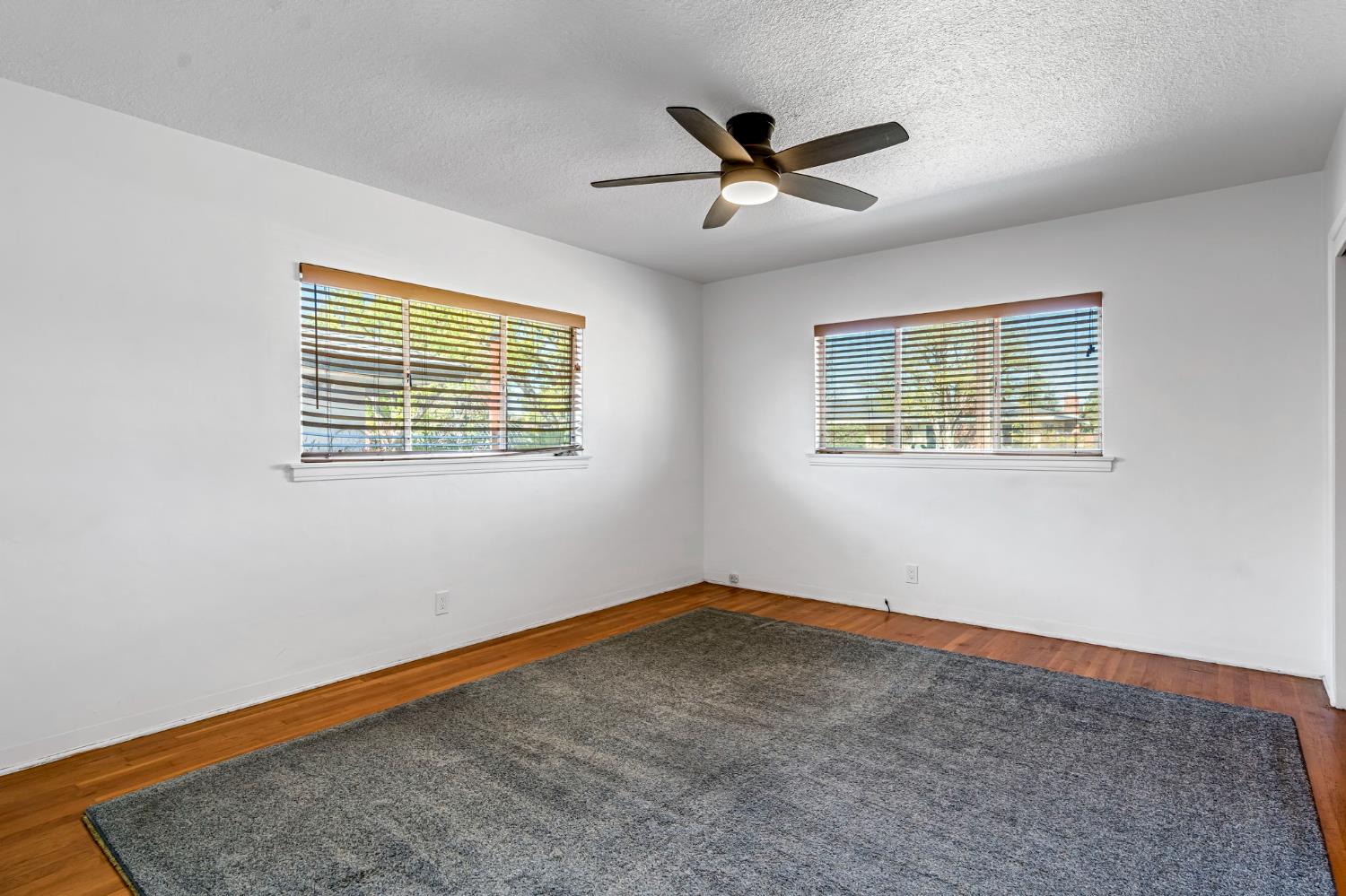 217 W Cortland Ave, Fresno, CA 93705