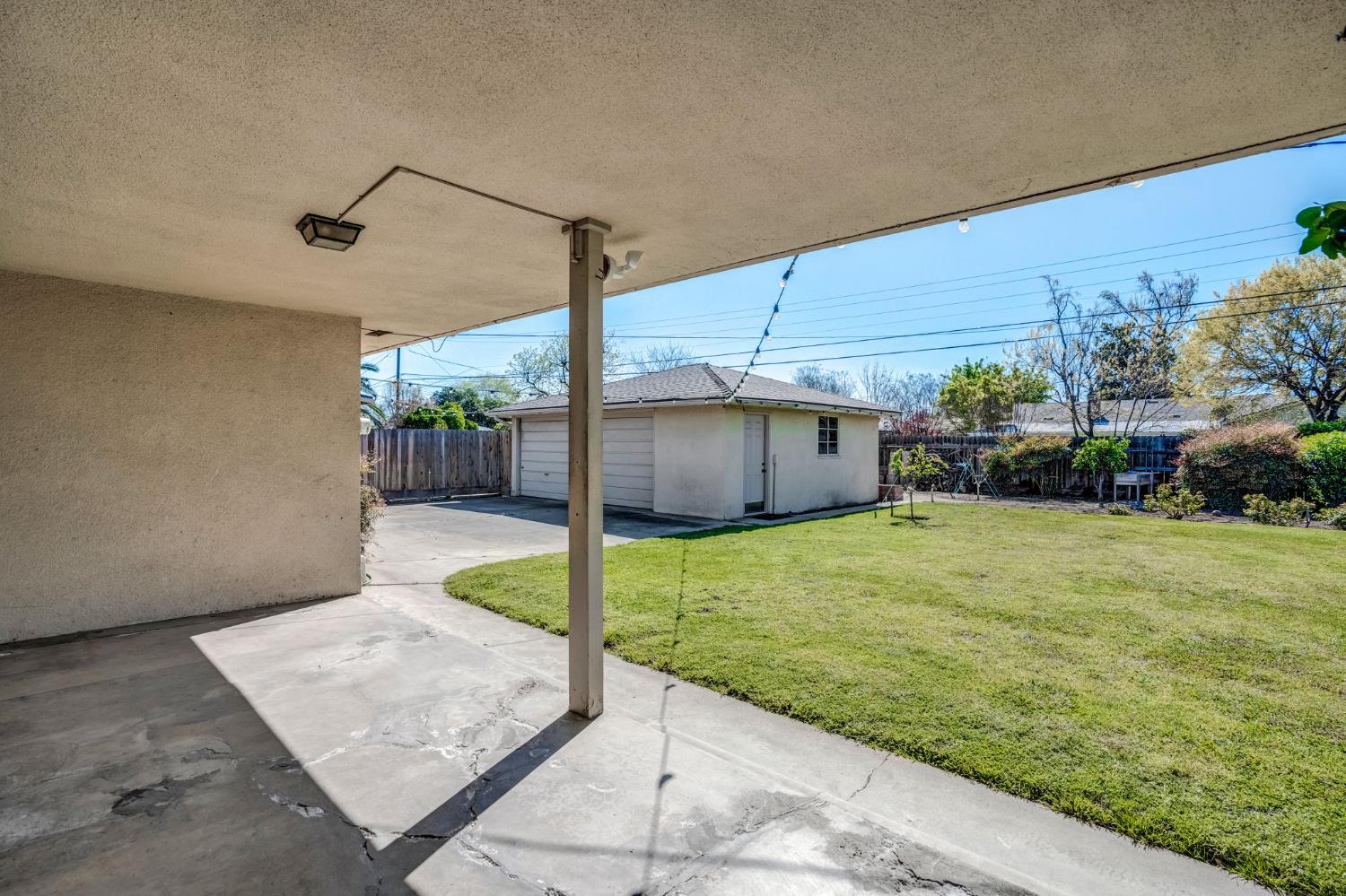 217 W Cortland Ave, Fresno, CA 93705