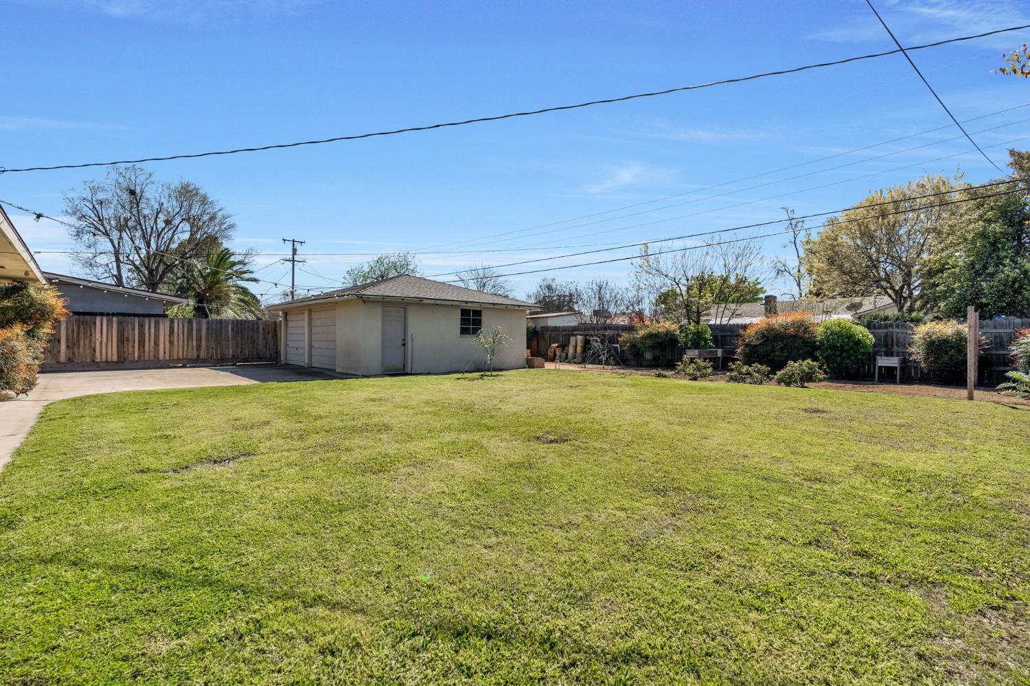 217 W Cortland Ave, Fresno, CA 93705
