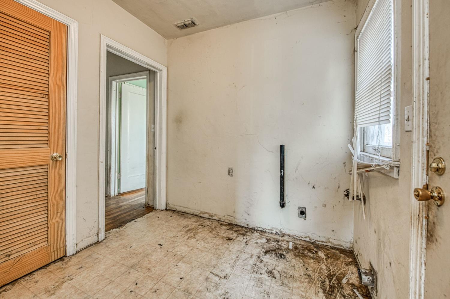 4603 E Nevada Ave, Fresno, CA 93702