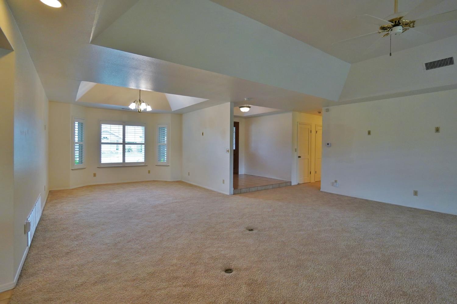 742 W Ellery Ave, Clovis, CA 93612