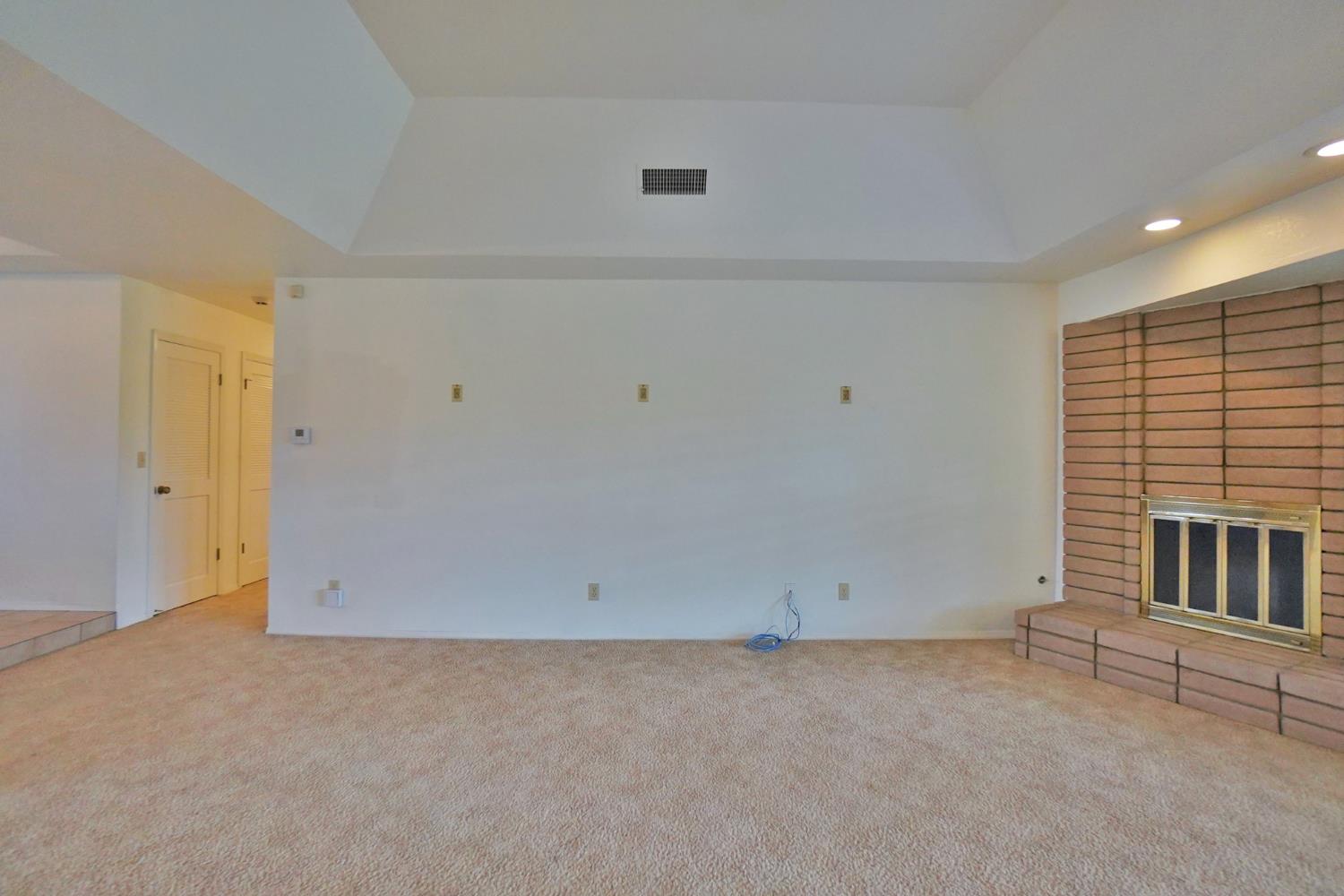 742 W Ellery Ave, Clovis, CA 93612