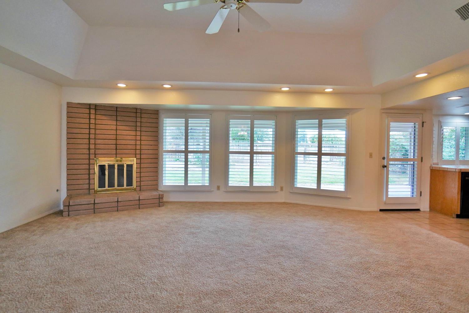 742 W Ellery Ave, Clovis, CA 93612