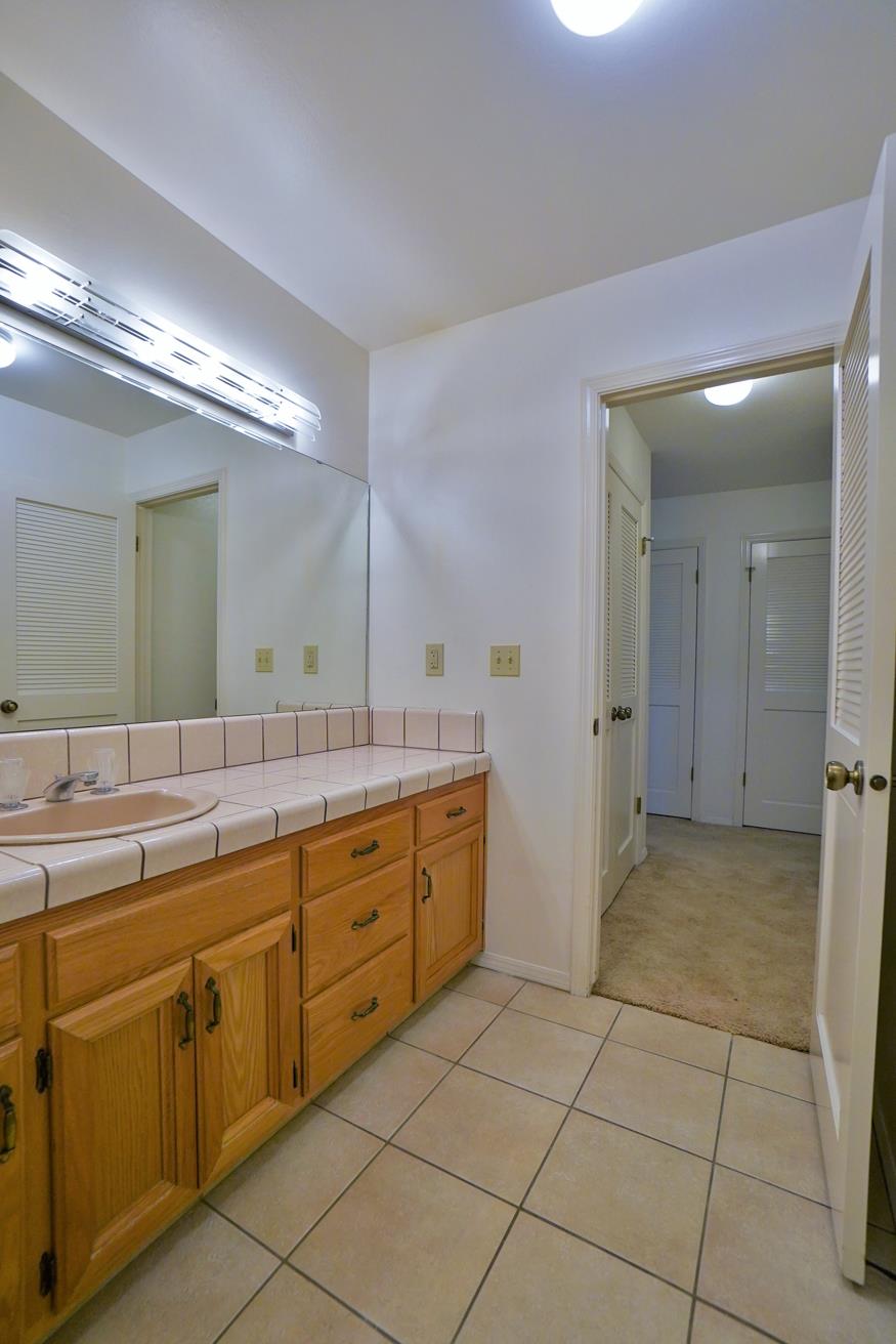 742 W Ellery Ave, Clovis, CA 93612