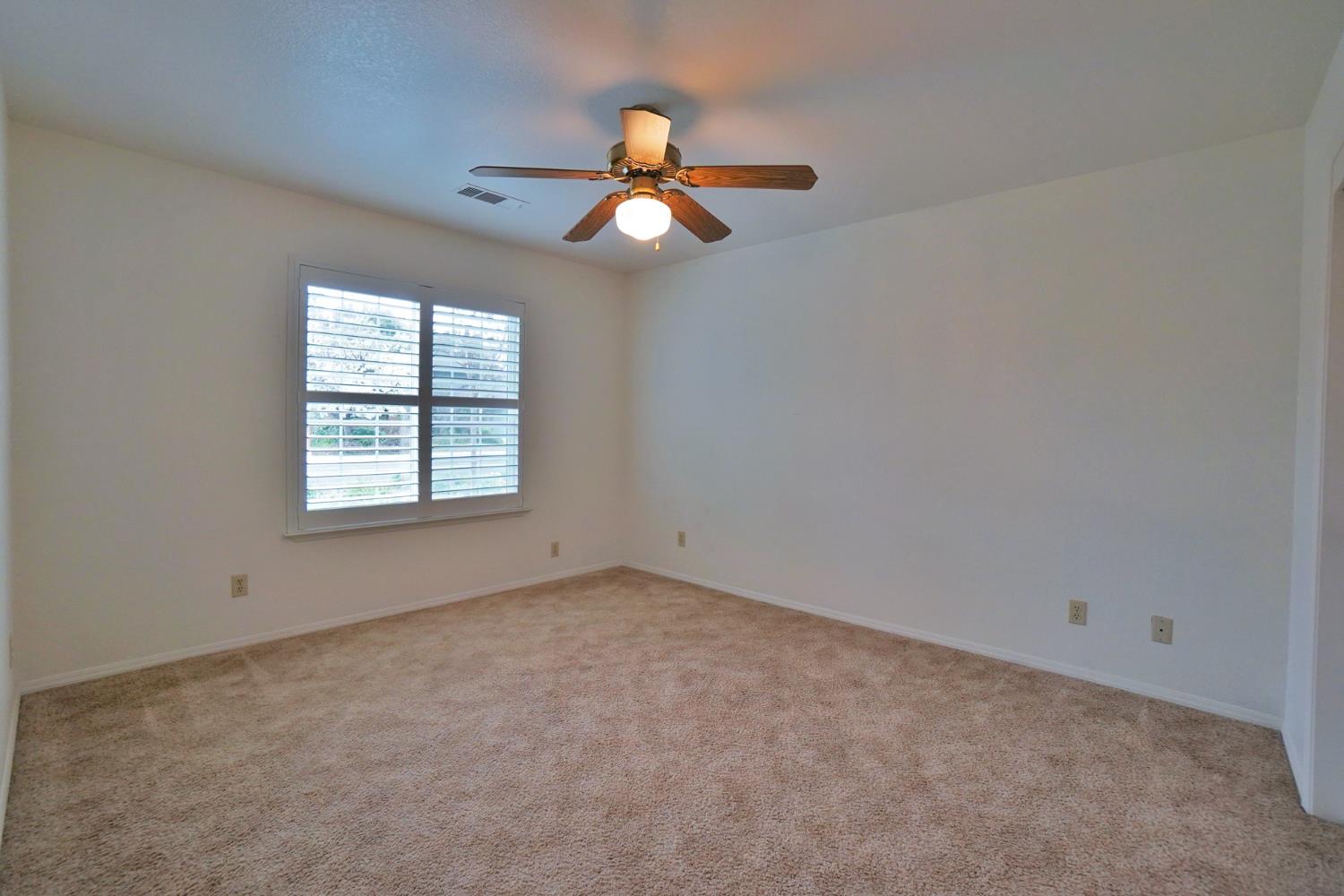 742 W Ellery Ave, Clovis, CA 93612