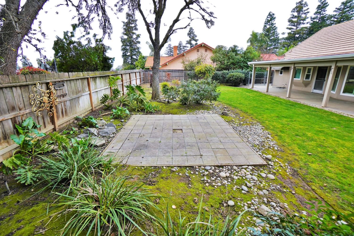 742 W Ellery Ave, Clovis, CA 93612