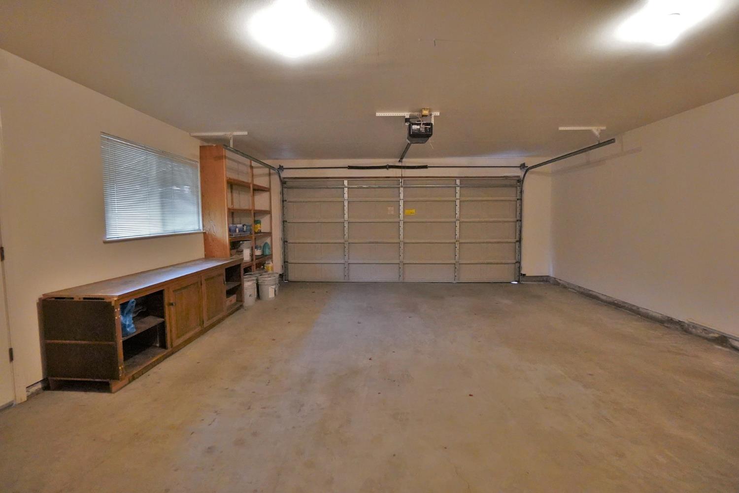 742 W Ellery Ave, Clovis, CA 93612