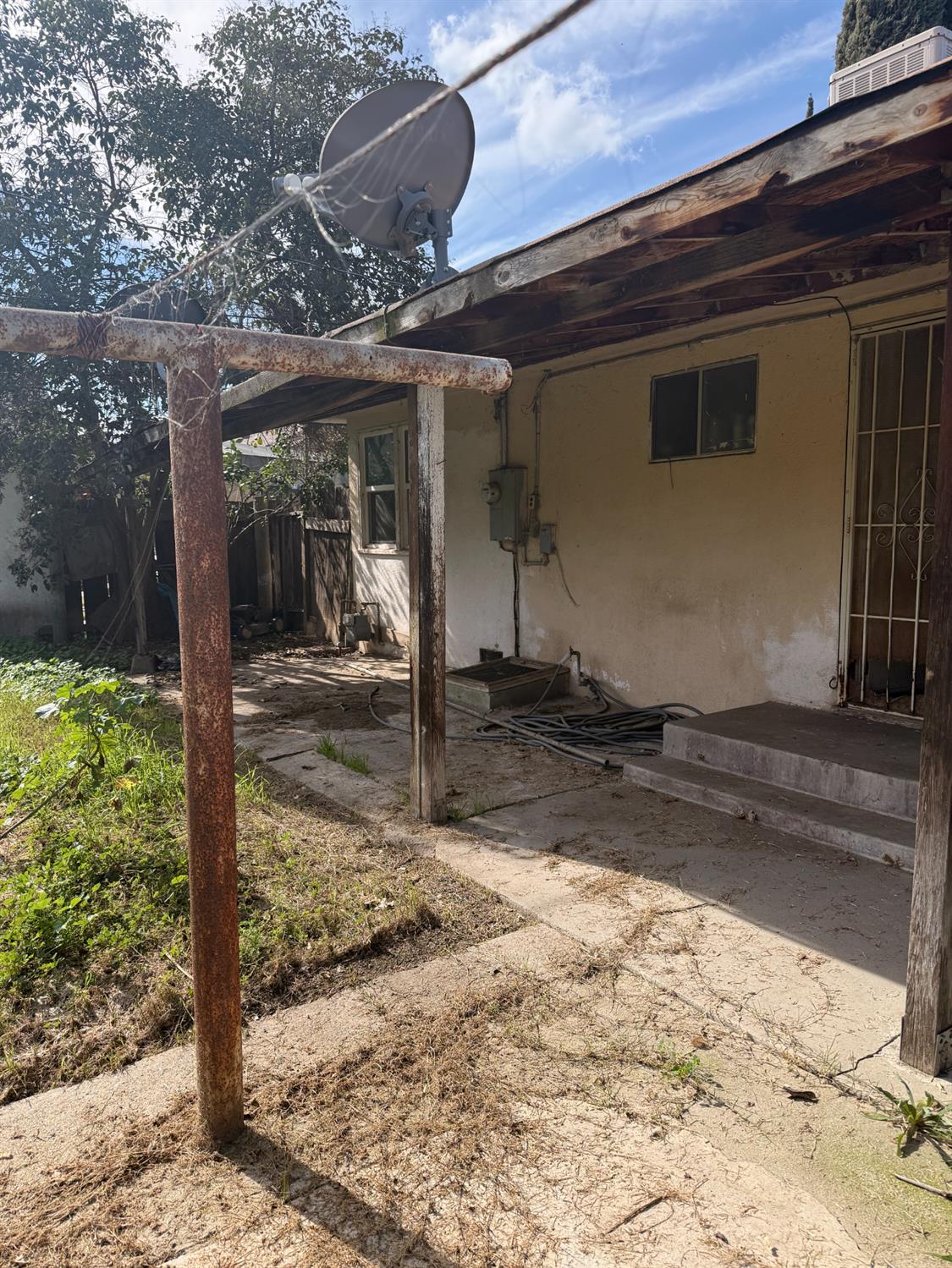 40284 Ralph Rd, Cutler, CA 93615