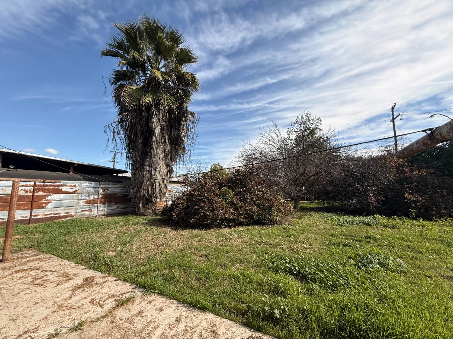 40284 Ralph Rd, Cutler, CA 93615