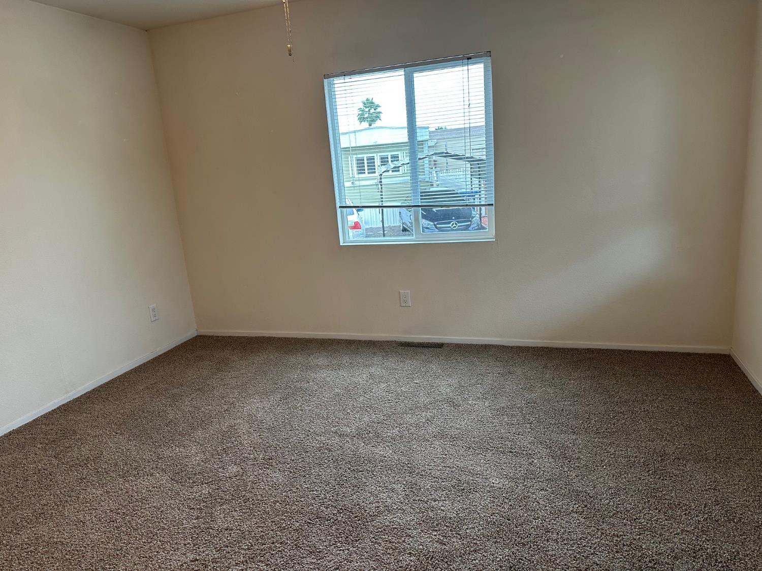 1724 Minnewawa Ave #56, Clovis, CA 93612