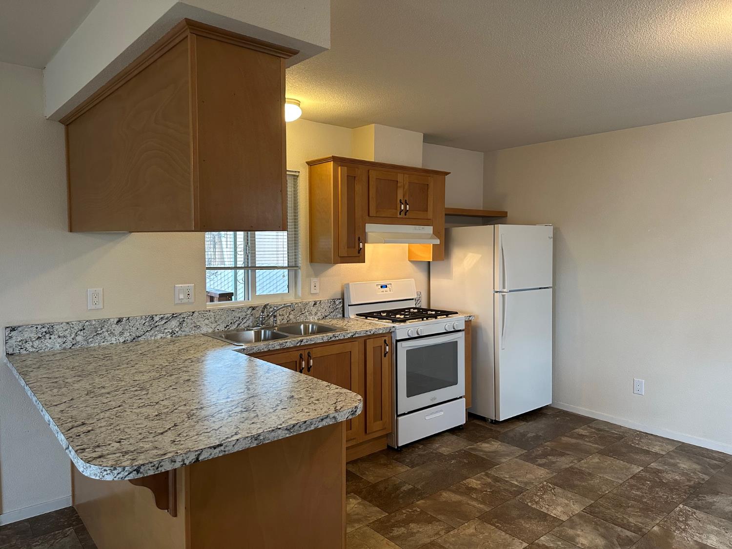 1724 Minnewawa Ave #56, Clovis, CA 93612