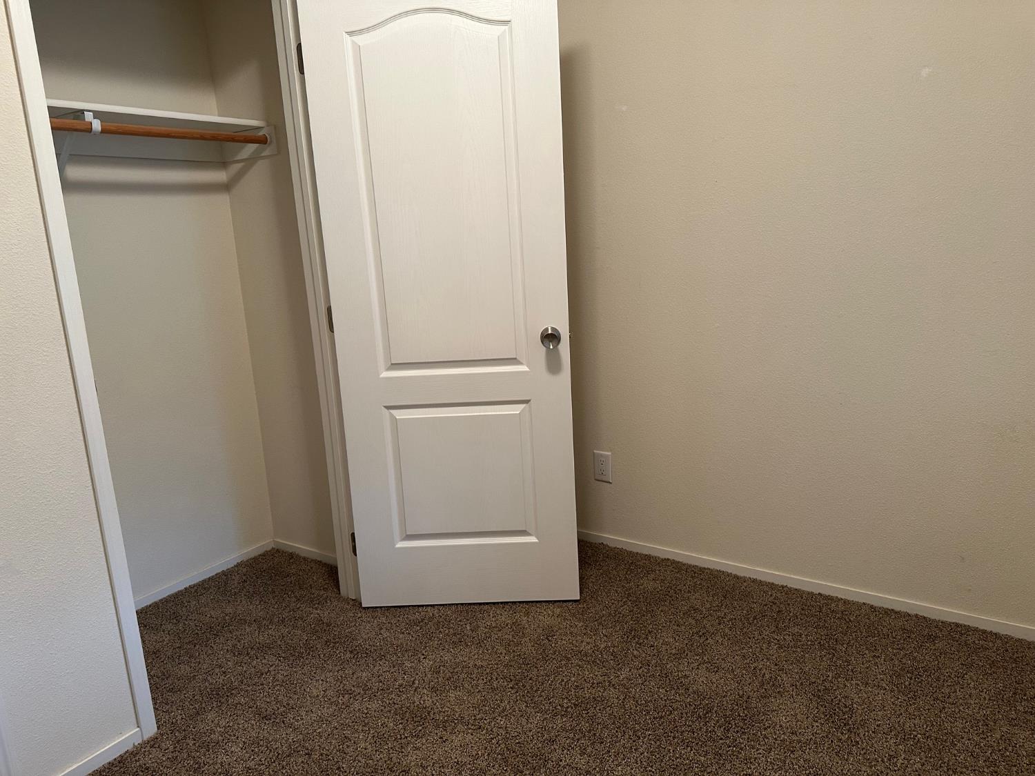 1724 Minnewawa Ave #56, Clovis, CA 93612