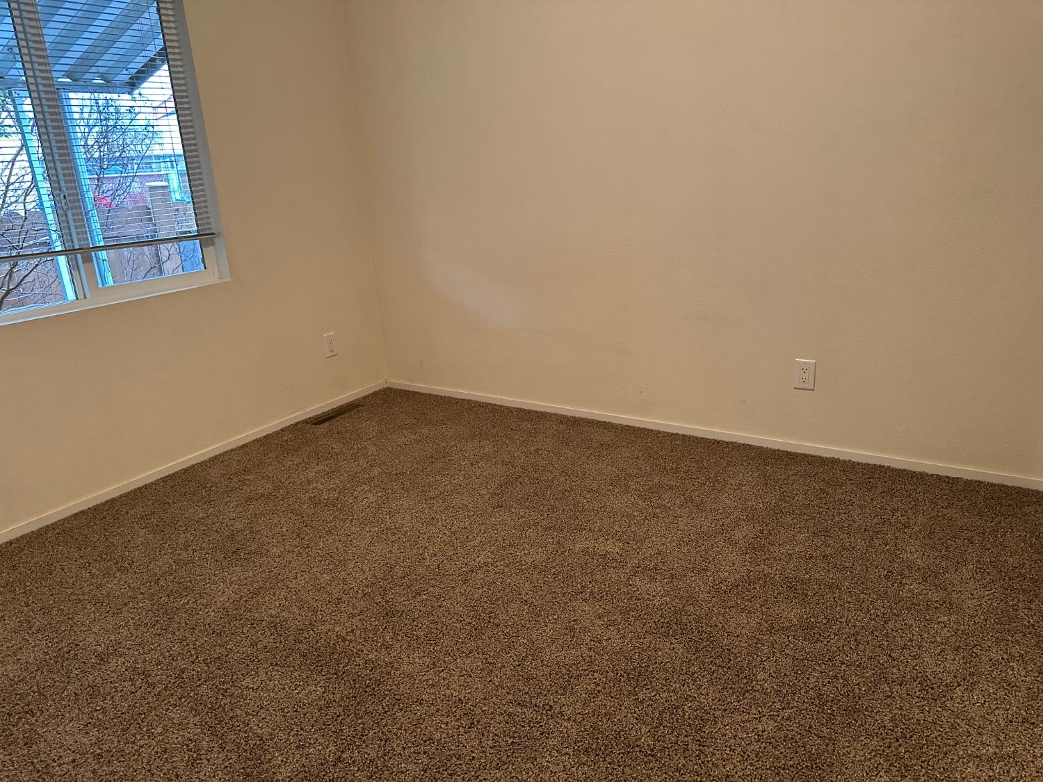 1724 Minnewawa Ave #56, Clovis, CA 93612