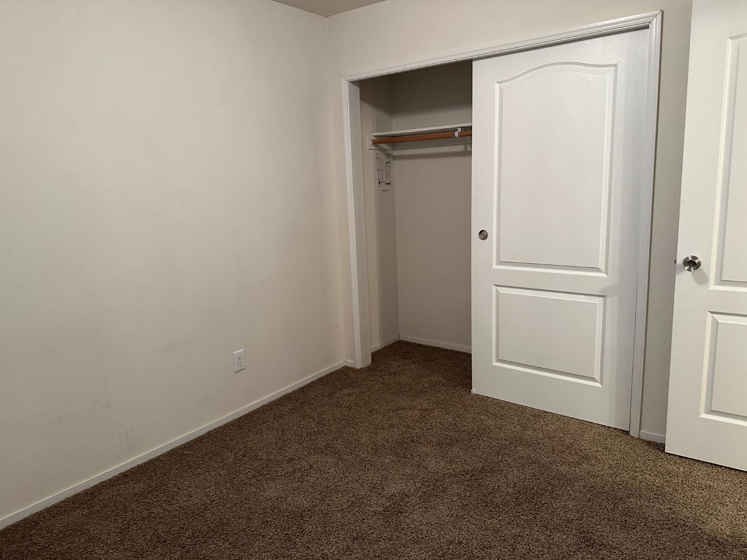 1724 Minnewawa Ave #56, Clovis, CA 93612