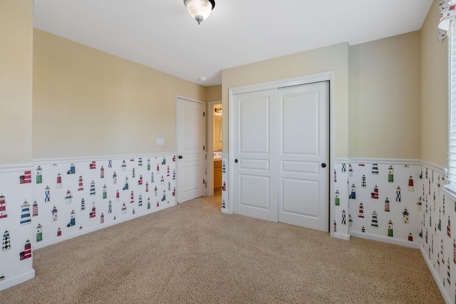 5586 E Atchison St, Fresno, CA 93727