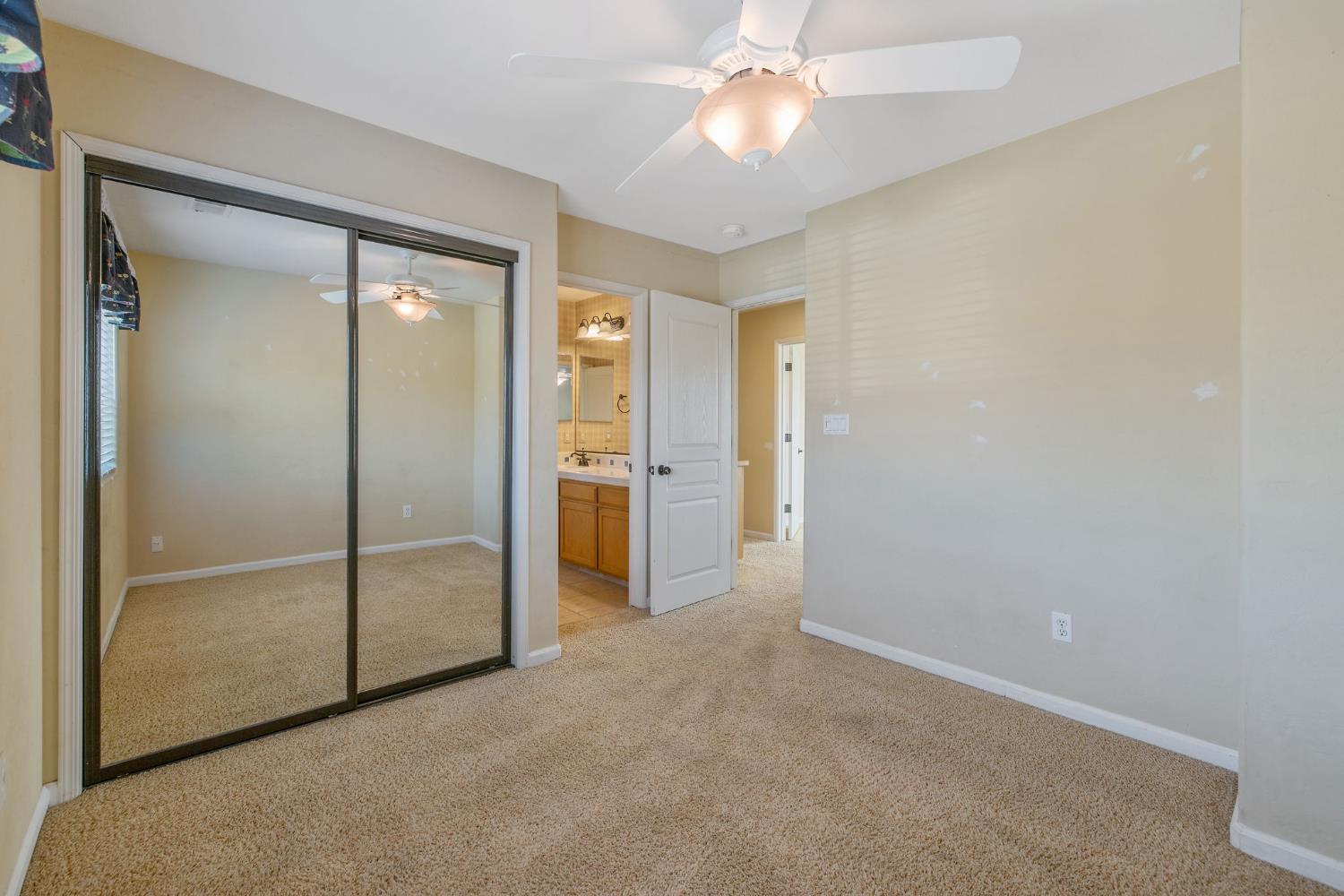 5586 E Atchison St, Fresno, CA 93727