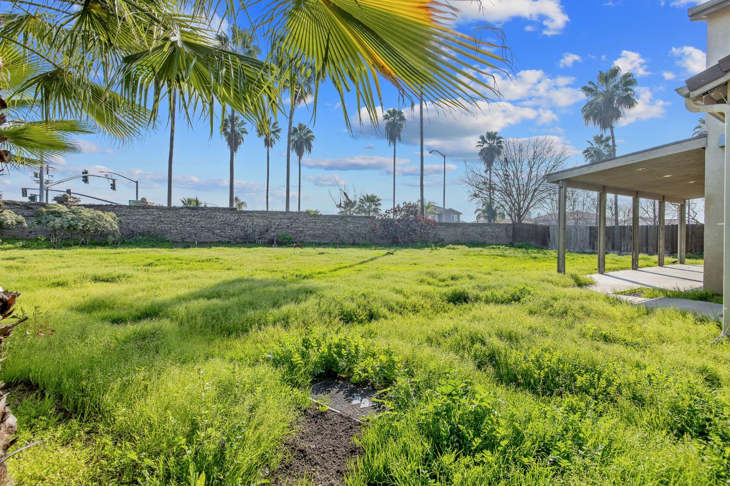 5586 E Atchison St, Fresno, CA 93727