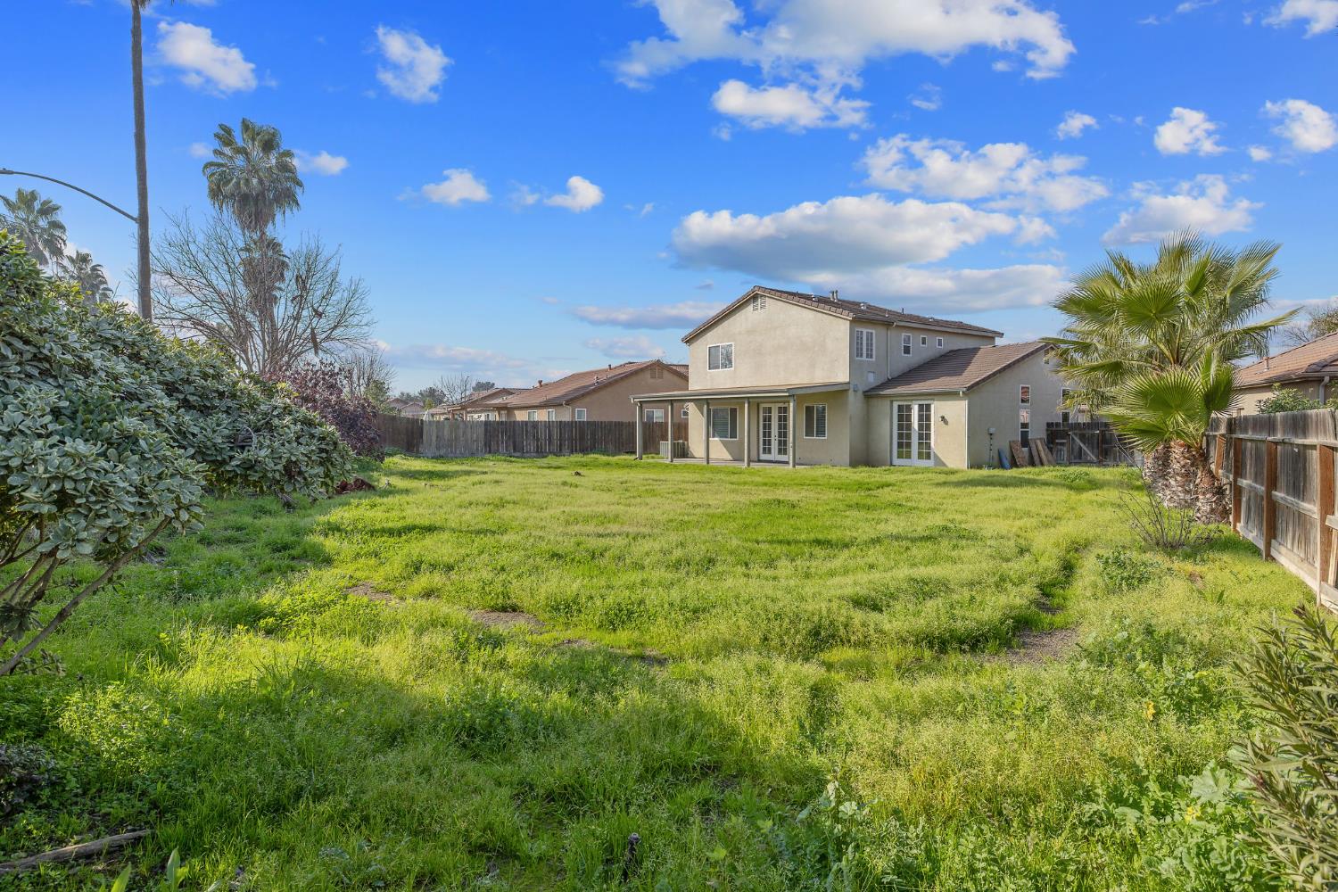 5586 E Atchison St, Fresno, CA 93727