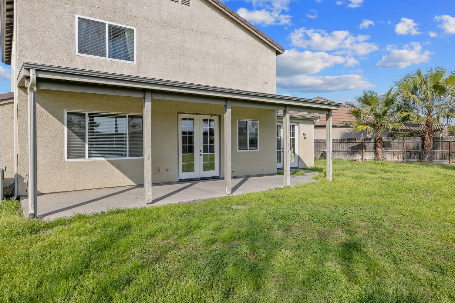 5586 E Atchison St, Fresno, CA 93727