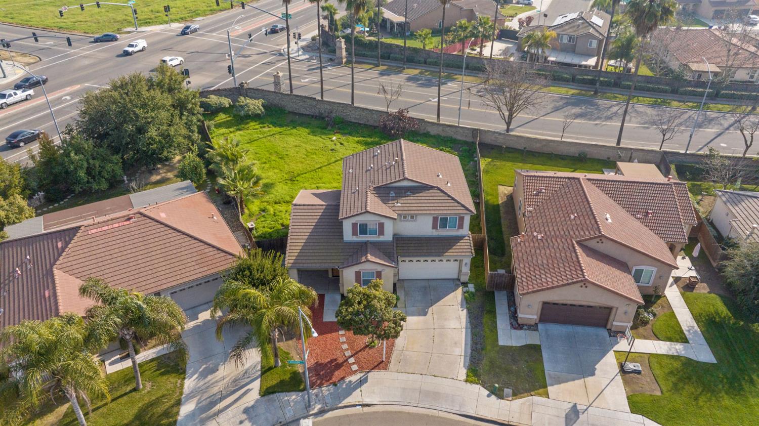 5586 E Atchison St, Fresno, CA 93727