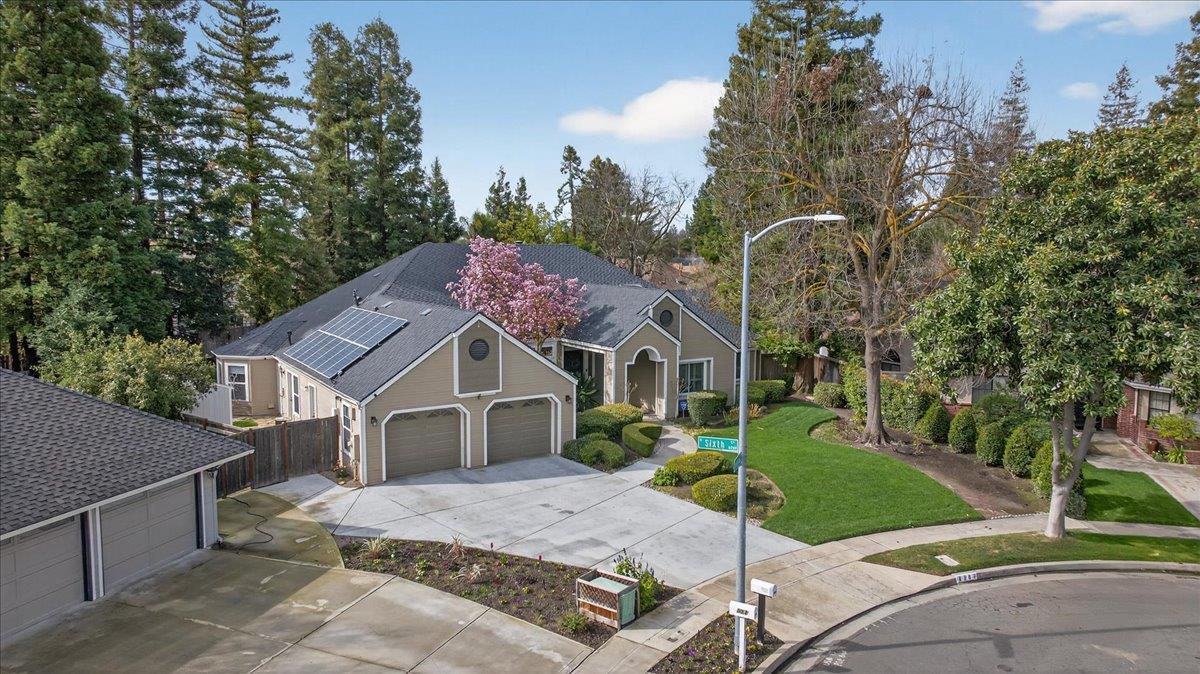 8269 N 6Th St, Fresno, CA 93720