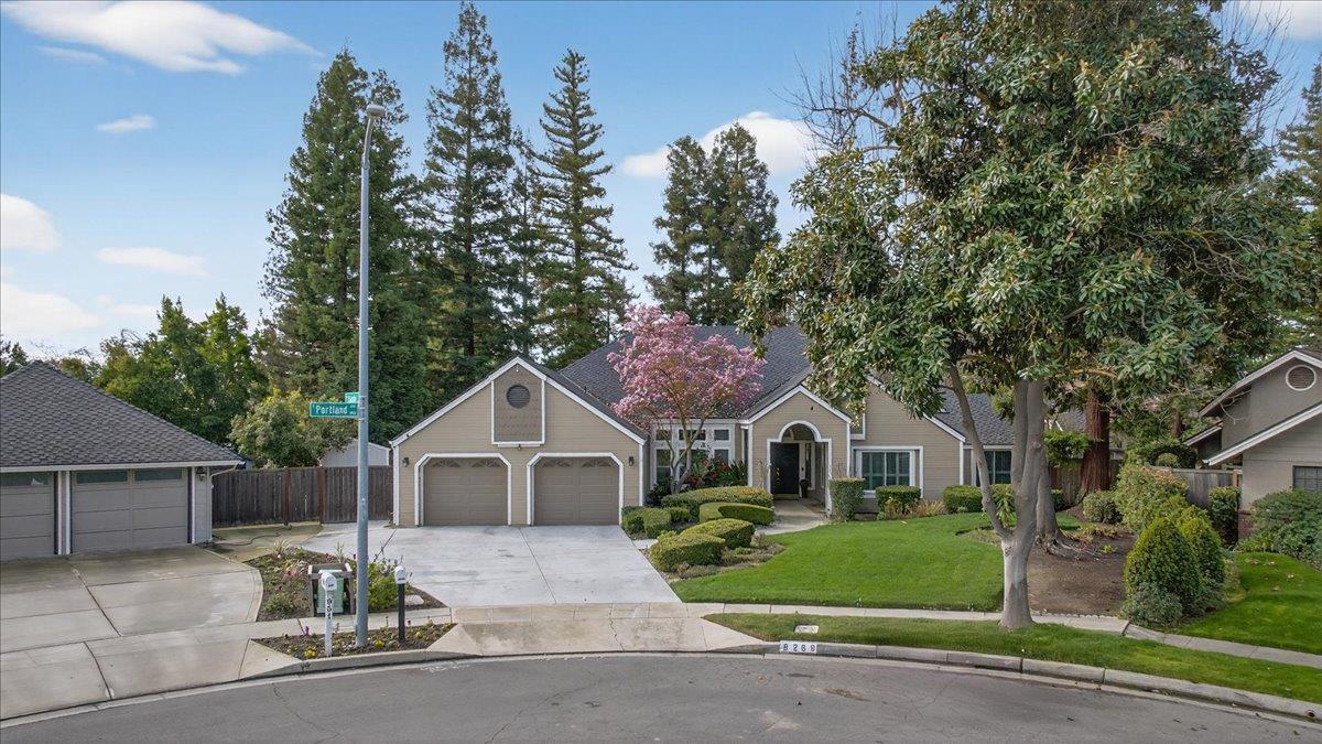 8269 N 6Th St, Fresno, CA 93720